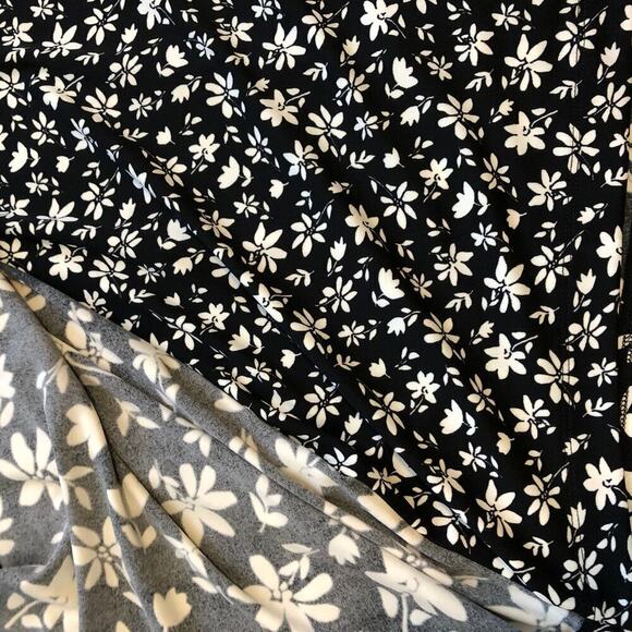 Talbots Womens Dress Sz MP Black White Floral Faux Wrap V-Neck 3/4 Sleeves - Picture 2 of 8